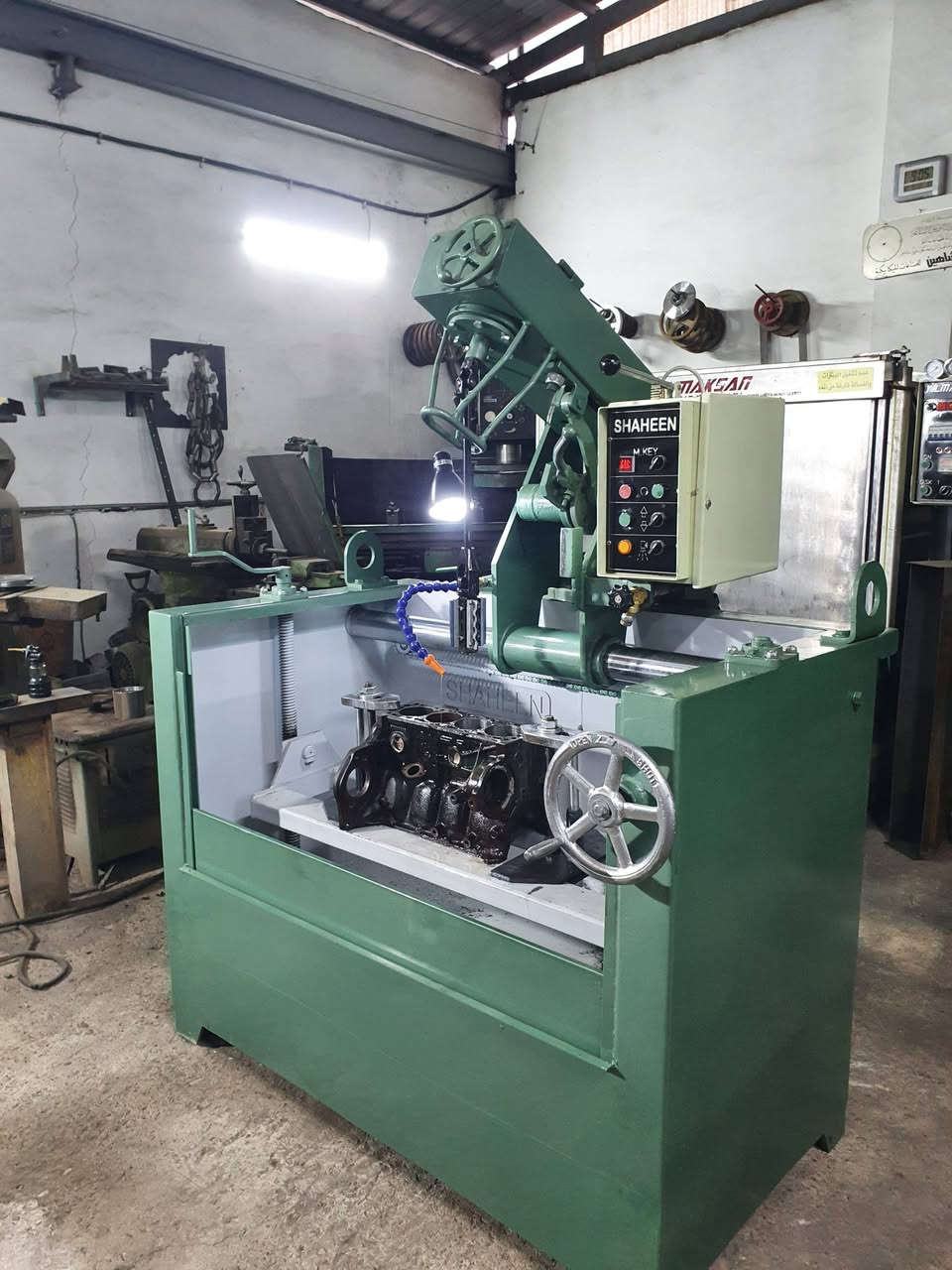 ماكنة بولش السلندرات العدل والمائل الية الحركة نضام هيدروليك متغير السرع تصنيع معمل خراطة الشاهين العنوان كركوك داقوق للاستفسار اتصال بالرقم ***********
