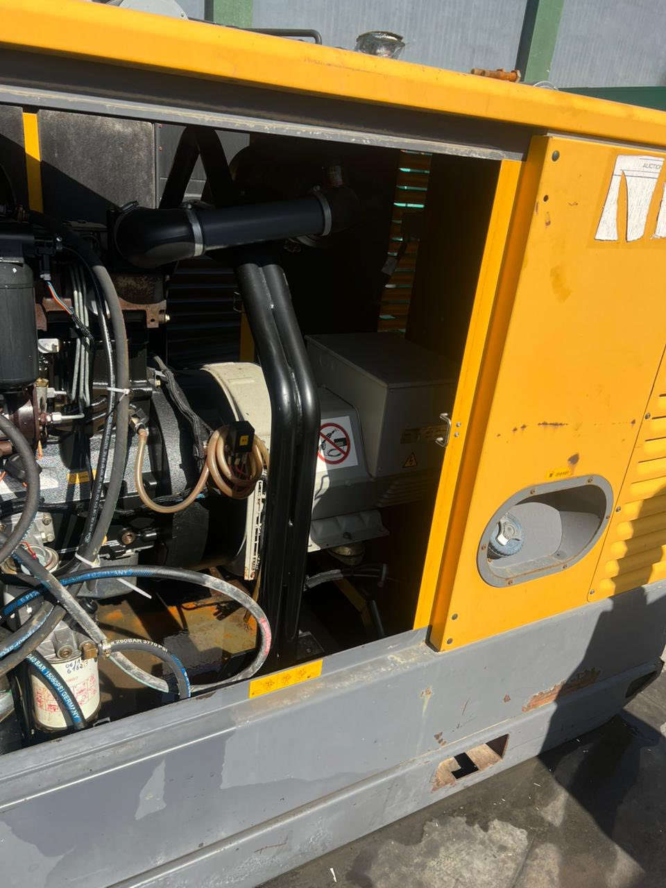 سلام عليكم للبيع مولده بلادي أوربي كاتم نوع بيركنز إنكليزي 37.5 كيفي موديل2015 ملاحظة مولد على وضع شركه سعر اتصال على رقم ***********
***********
