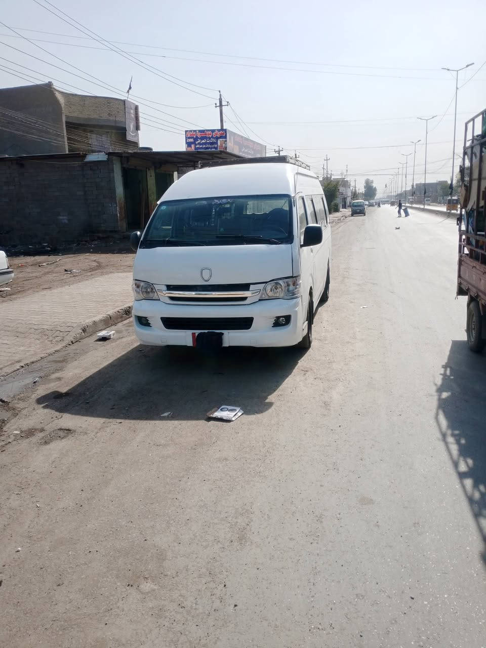 السلام عليكم .جنبي H2   للبيع مديل 2014
مكينه جمره 3Rz ياباني مكفوله. كير أكسل هايسه ياباني  مكفول مصفره تحويل مباشر.
خطها شارع فلسطين   بغداد الجديده ويل هايسه 
منظومه بريك هايسه ياباني 
معمره دواير بيها صيغ وره قبق البانزين 
البنيد بيه دحجه 
غرفتها عوزها فرشه
سدرها جديد 
سيبايه 
تخم تاير نضيف 
سعر 98 وبيها مجال 
العنوان المعامل الباويه 
رقم التليفون ***********
ملاحظة للبيع فقط
