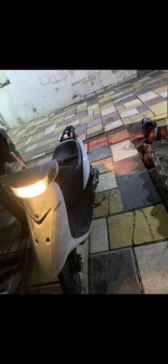 سلام عليكم 
دراجه عصفوريه جديد اكفلها من كلشي الدراجه تخبل و خير من الله هسه يلا ماشيه 28 الف 
المكان بغداد قرب جامع النداء 
السعر400 و بيها مجال 
الرقم متواجد واتساب ***********
