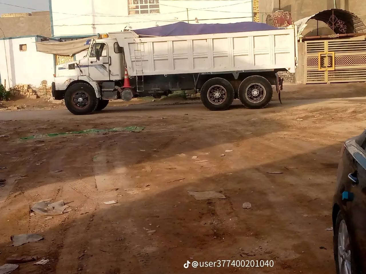 السلام عليكم فولفو اثنى للبيع موديل 89تخم تاير كير 1900 3/3 مكينه 22 مجموعه النكي جديده شاصي جديد كفاله عامه  بدي صغير تفصال بلچيس كبل للشارع مانقصه شي قلاب مايلر رقم ‏‪***********‬‏ و *********** أو مراوس البي 80 وفوك والفرق حسب الاتفاق
