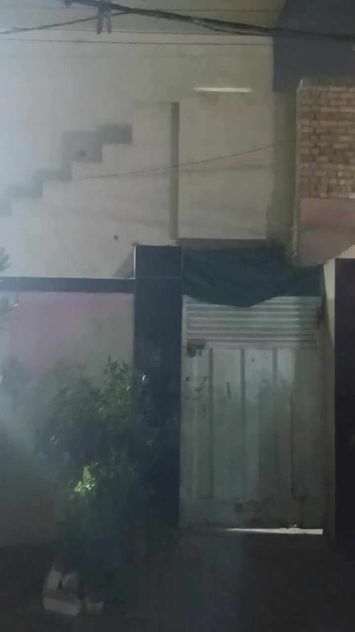 مشتمل ارضي للايجار نهايه شارع زهراء خلف مدرسه نهرين لاهليه ***********
