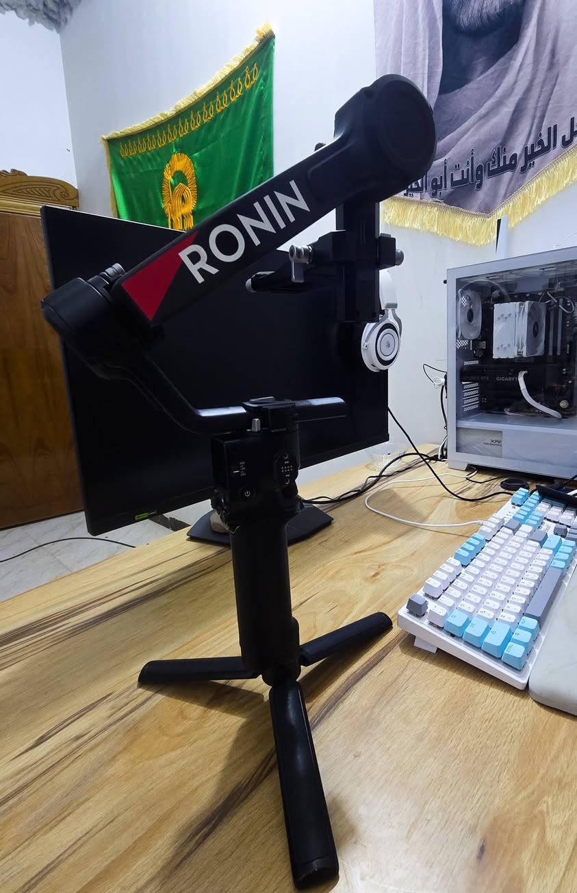 RONIN RS4 PRO
السلام عليكم 
رونين rs4 pro 
نضيف 90 %
واستخدام قليل 
جنطه + كارتون 
سعر 1300 بي مجال بسيط 
*********** واتساب 
او الاستفسار خاص
