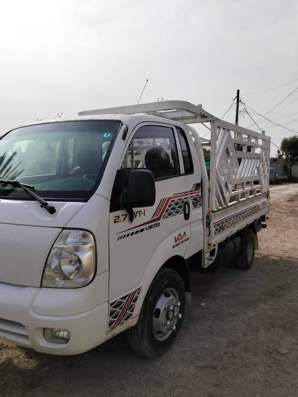 سلام عليكم
للبيع.  كيا فحل 4000 مفتوح  موديل 10 رقم واسط انكليزي سنويه لـ 28 تخم تاير تبريد ثلج مكينه خير من الله محور 14 استد 27 
الاستفسار اتصال ***********
