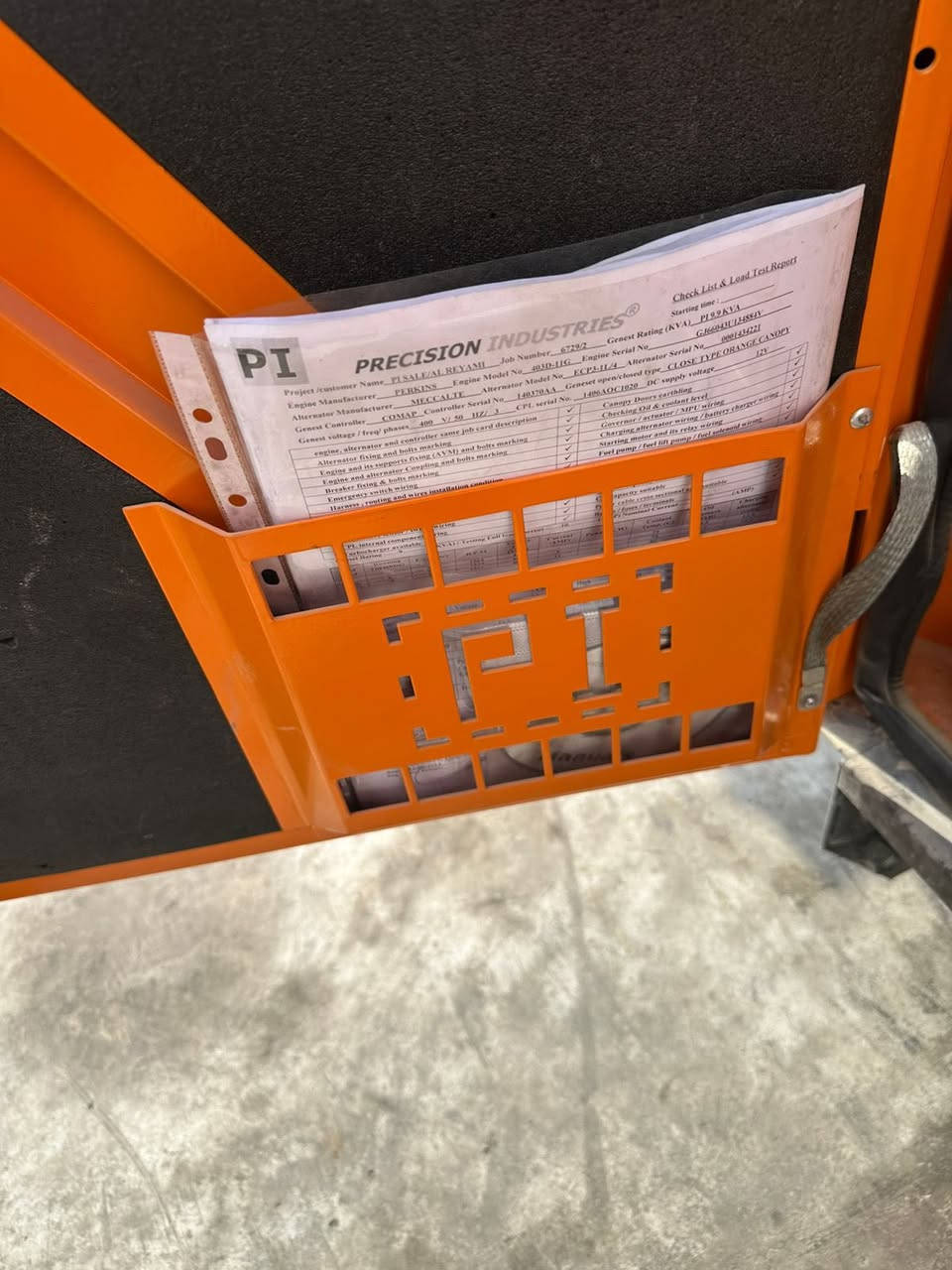 سلام عليكم
مولدات بيركنز انكليزي بزون 3 سلندر العدد 3 
 ميكالتي 15 KAV مع كتلوك شركة 
صفر زيرو شركة 
***********
