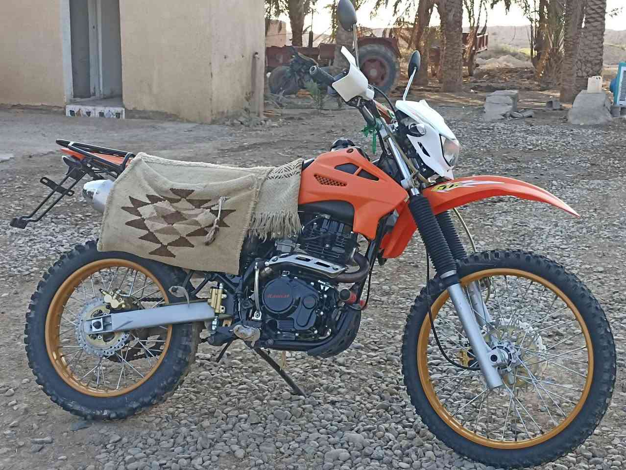 السلام عليكم
دراجه كاويار للبيع 
موديل 2024
العنوان: واسط جصان 
السعر 1200
وبيها مجال قليل
رقمي.
***********
*المو شراي لايخابر فضلا.
