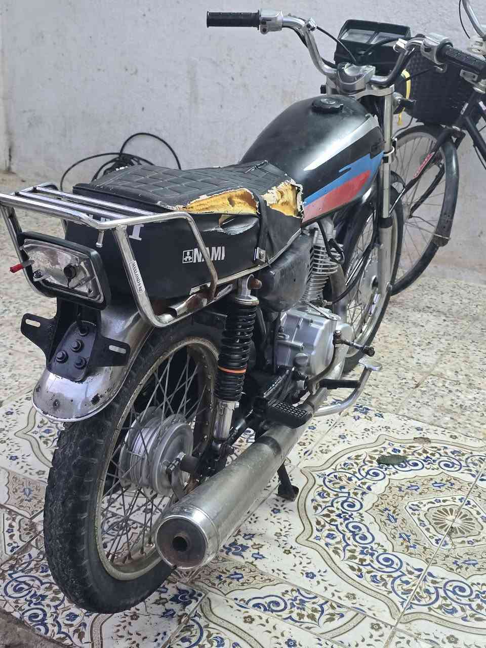 السلام عليكم دراجه نامه اصل مو تعمير بدون السعر ٥٠٠وهاذ رقمي ***********
مكاني سدور المجر
