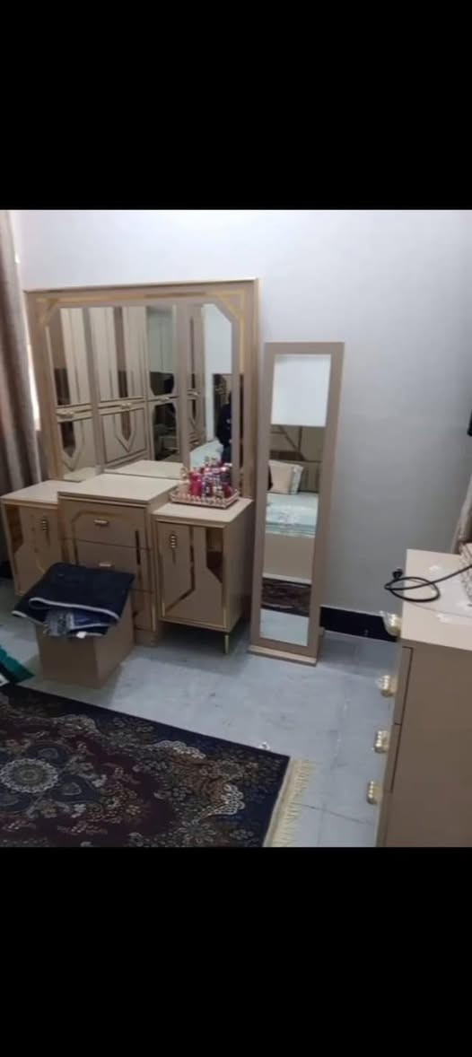 غرفة نوم نوعية زينه الغرفة تركية ما صار فترة من اخذته ١١ قطعة اخذته بمليونين ورايده ب  مليون و ٥٠٠ 
مكاني النجف الاشرف 
وهذا رقمي ***********
