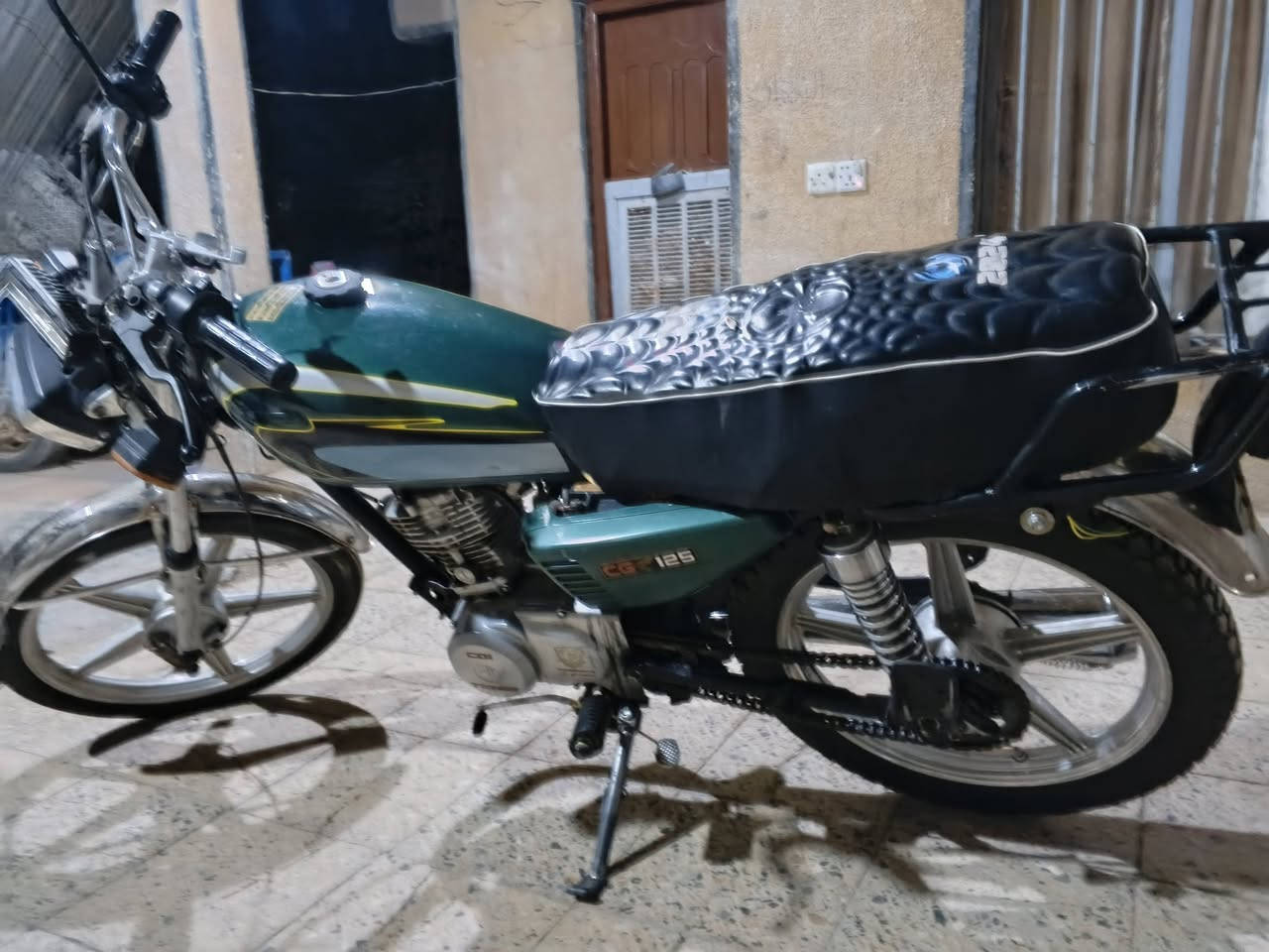 دراجه ايراني اربعه كير مكفوله كفاله عامه للبيع سعرها 400وبيهه مجال للشراي مكاني سوق ابو غريب وهاذه رقمي بي واتساب ***********
