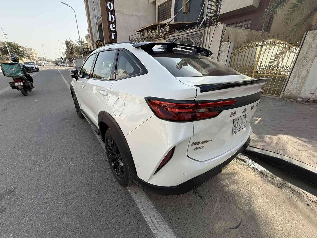 هافال H6 GT 2024 كفالة عامة 
السلام عليكم اخواني سيارة هافال H6 GT كفاله عامة 
و بعدها بالضمان (مليون كيلومتر أو 10 سنوات) و بالنسبة للمواصفات فول الفول الهافال معروفة بمواصفاتها و خاصتا ال GT 
رقم بغداد و السيارة حرة مو اقساط تحويل مباشر و السعر 32 مليون عراقي ما اتعامل بالدولار 

رقم الهاتف *********** 
مكان السيارة البصرة
