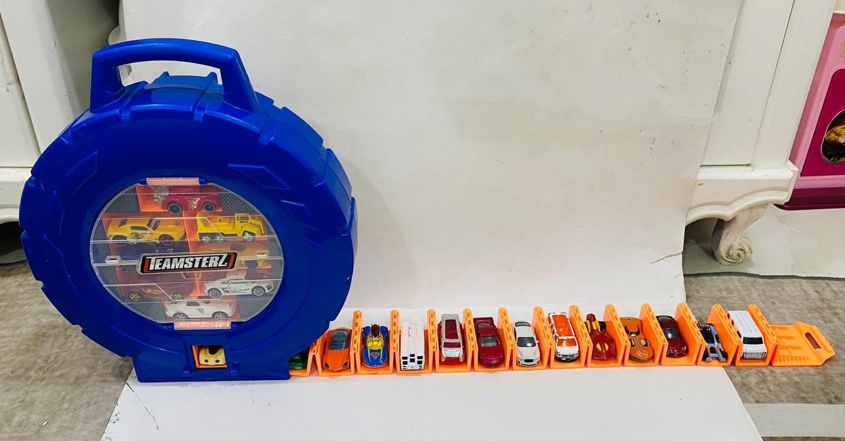 متوفر 
سيارات حديد حجم ١:٦٤
حاملة سيارات بلاستك كبيرة تحمل ٣٠ سياره حديد
بوكس بلاستك كبير يحمل ٢٢ سيارة حديد
استفسار عالخاص
متوفر توصيل


**إذا كنت صاحب هذا الإعلان وتريد حذفه لأي سبب، رجاءا أرسل رسالة إلى الدعم الفني**