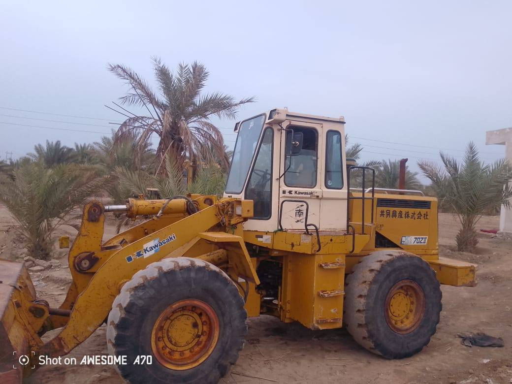 السلام عليكم للبيع شفل زت اثري وارد ياباني محرك هينو كير كهربائي مكفول كفاله عامه موديل 92 مكانه حله قرب جامعت بابل  للاستفسار الاتصال على رقم ***********
