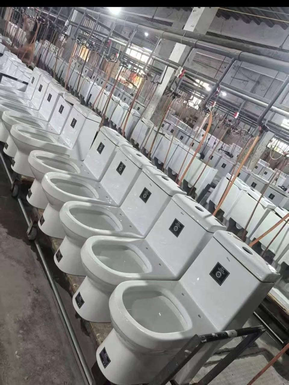 إلى وكلائنا في العراق وصول لدينا غربي توتا عالي درجه اولى اسعار مناسبه ***********
