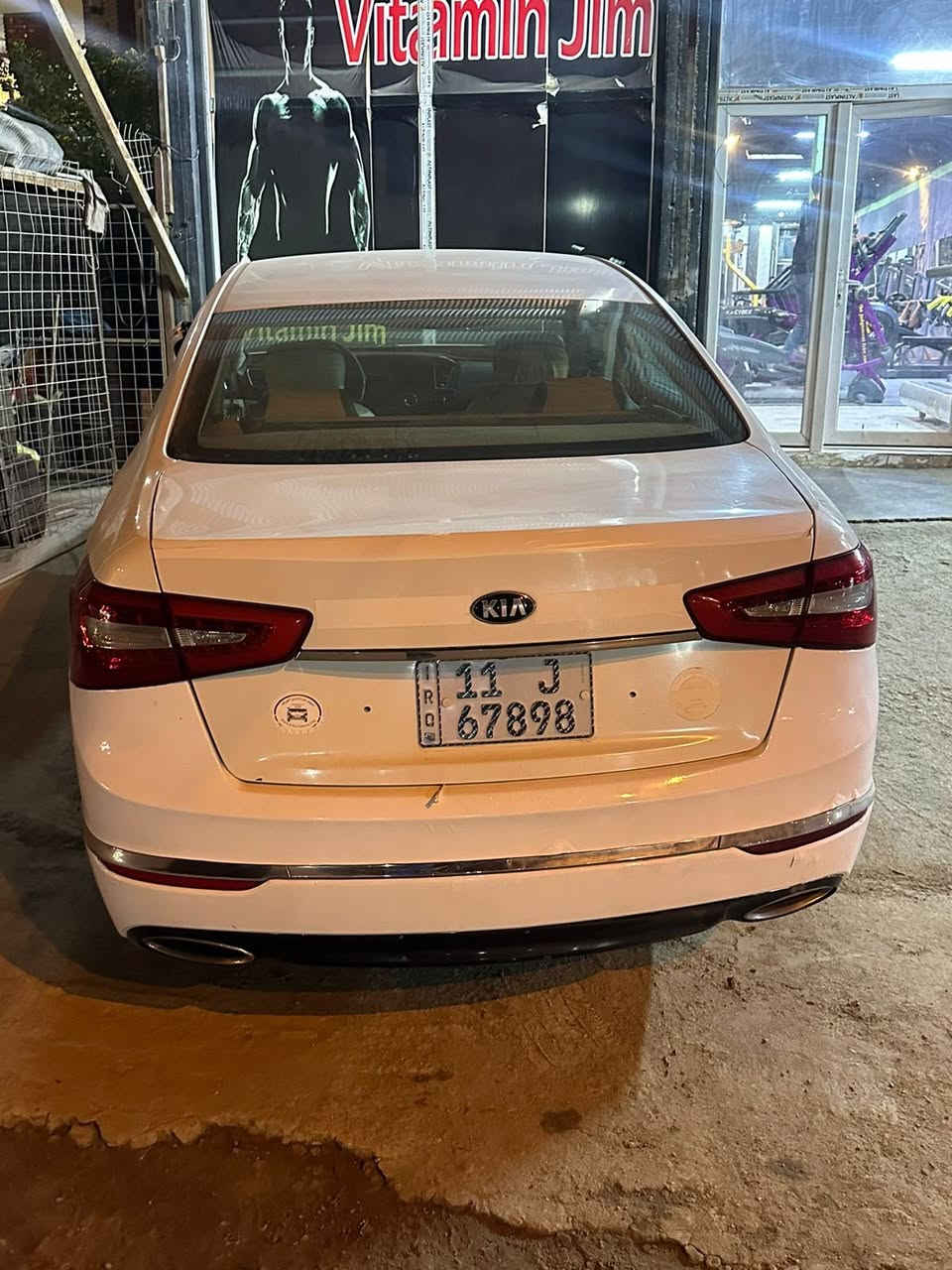 السلام عليكم كادنزا موديل 2014 خليجي رقم بغداد  نكليزي السياره بيه 3 قطع  كلير وقطعه صبغ سياره فول موصفات عده الفتحه شاشه كأمره بصمه برده خلفيه فول 
تخم تايره جديد حداديه نضيفه كير محرك كفاله 
تريد شغال السعر 115 وبيه مجال للشراي
الاتصال 
***********
