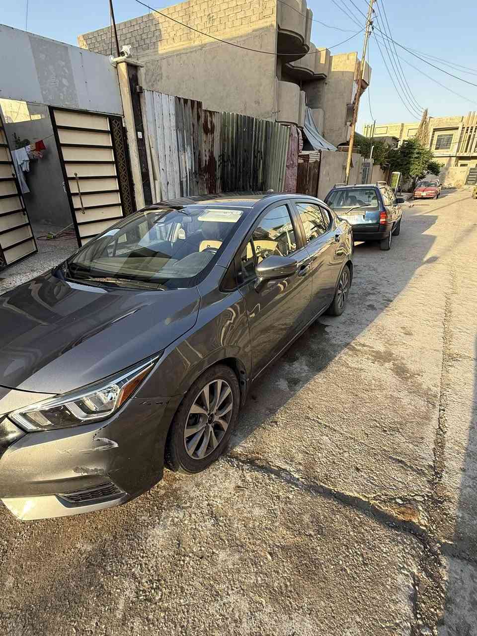 نيسان فيرسا 2020 وارد أمريكي 
كاميراخلفية
رادار تحكم
محدد مسار
اوتو بريك
تبريد كلش زين
المحرك والگير مكفولات والدهن مبدلات جديد من فترة قصيرة
البطارية جديدة مبدلة
طخم جديد مبدل مع نوزلات كصة 
الايرباك سليم مال شركة 
حادثة بسيط موجود بالمنشور ضربة خفيفة بالجاملغ الأمامي والخلفي من جهة الراكب
مع شخطة بسيطة من الطرف الآخر للجاملغ
لايوجد قطعة صبغ بيها 
السيارة مداريها بالبنزين والدهن 
السعر ١١٨ وبيها مجال للتناقش
السنوية من شهرين ساقطة سهلة تجدديها
للاتصال 
***********
المكان الموصل حي الصديق
الجاد فقط يدخل يراسل
