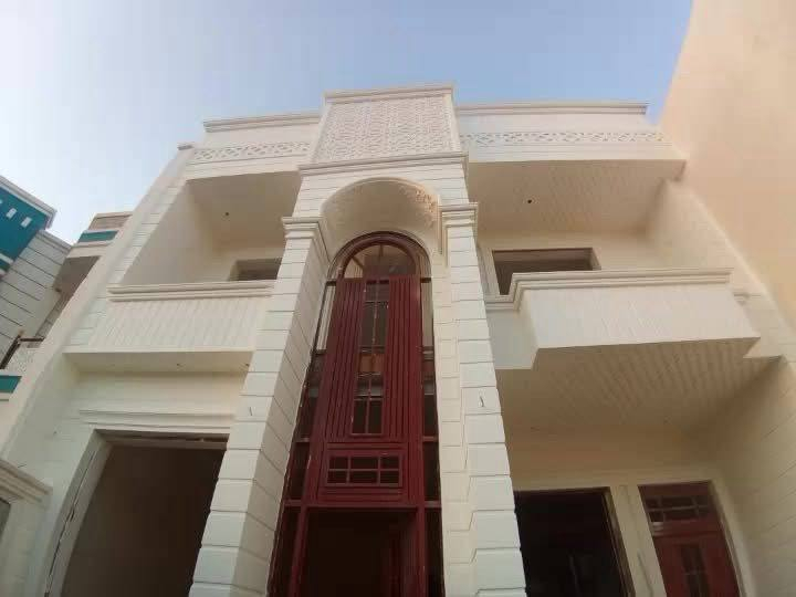 السلام عليكم يوجد كادر ديكورات صبغ واجهات ودواخل بالإضافة ديكورات جبسن بورد وسقوف ثانوية وفوم وباأنسب الأسعار الي ميسور الحال والي صاحب ايتام سعر خاص 
للاستفسار الاتصال ع ***********
