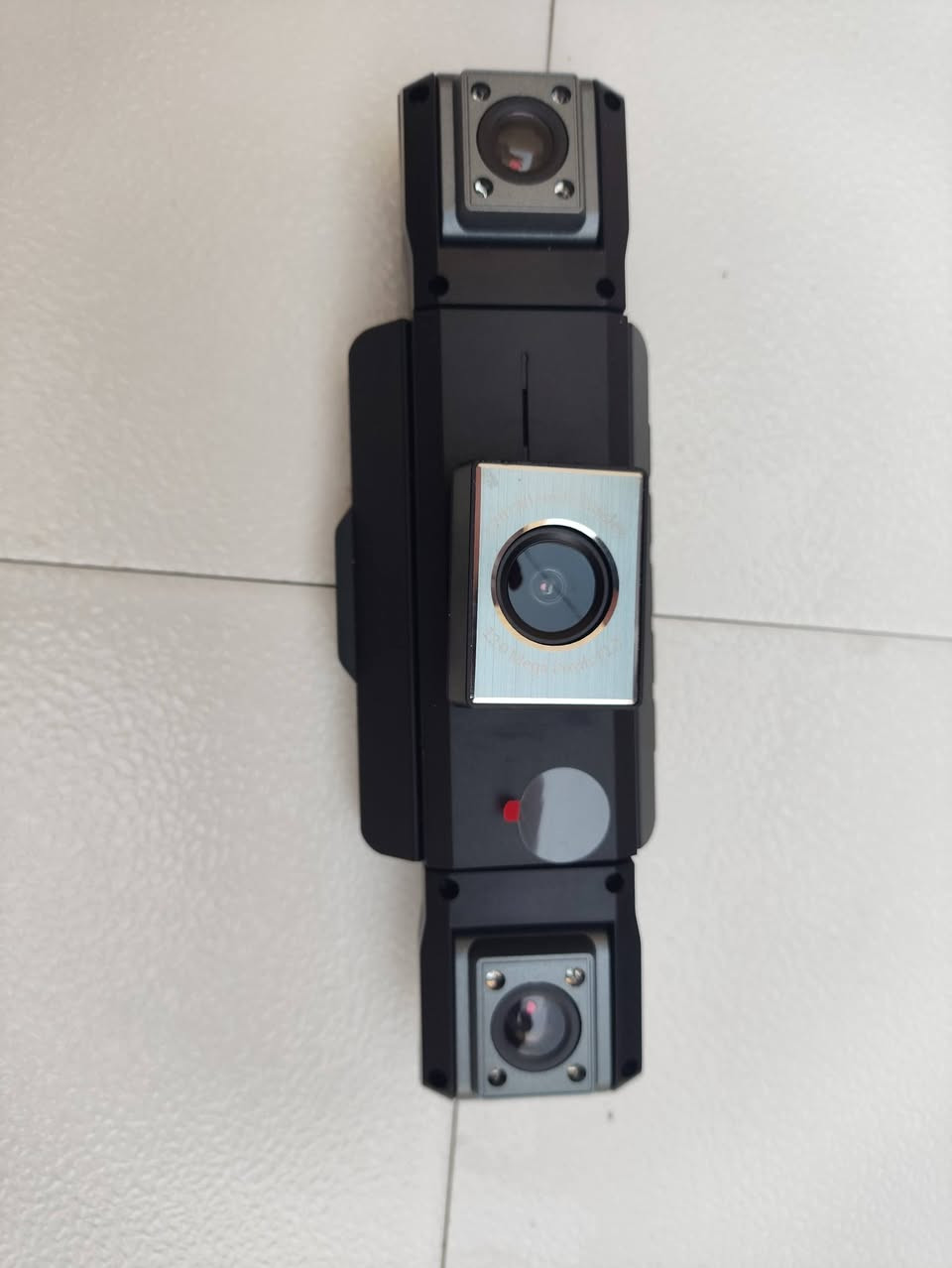 ماركه من الديج ال معروفه غنيه عن تعريف
سعر 55 الف غير قابل لتفاوض
 تشتغل شحن
منفذ تايبسي 
مثل ما واضح بلفديو
داش كام 4 كامرات
 رئيه ليليه
 بلشعه تحت الحمراء
 واي فاي نظام تحديد المواقع 24h شاشة ركن السيارة 4 عدسة HD 1080P مسجل فيديو APP التحكمم
 
اخر قطعه باقيه


**إذا كنت صاحب هذا الإعلان وتريد حذفه لأي سبب، رجاءا أرسل رسالة إلى الدعم الفني**