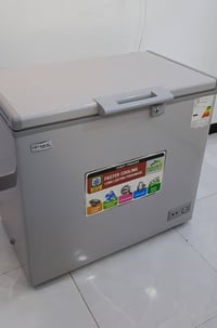 مجمدة • جديدة • نظيفة