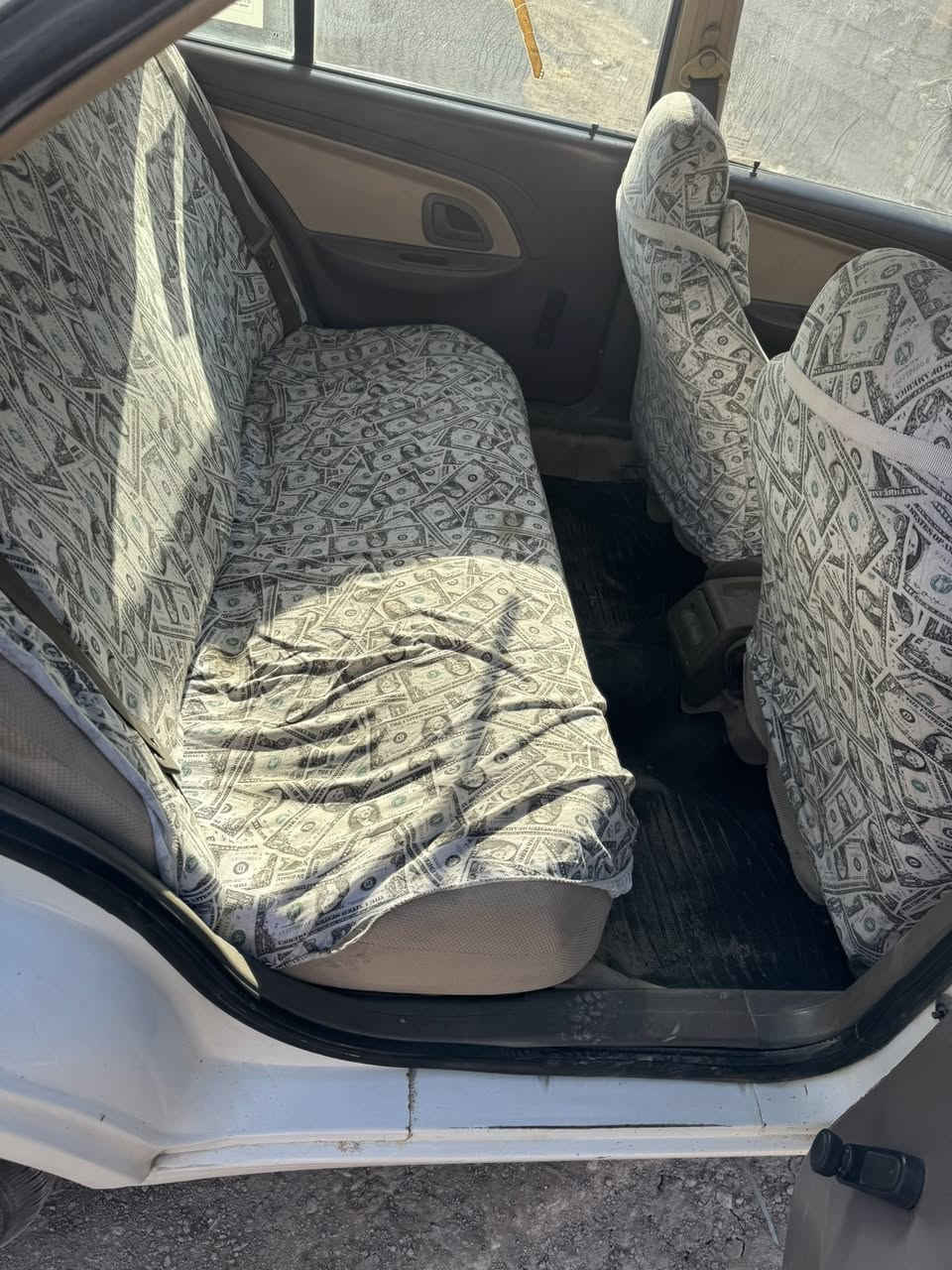 السلام عليكم سياره بيجو لميس موديل ١٦للبيع رقم نجف ومكان نجف ساحة مظفر السنويه ٢٨تنتهي ابيع هل موجود تجي تفحص وتقنع بيها وتاخذها للعلم مال موظف فقط للدوام للبيت رايدها ٥١وبيها مجال الخاص مفتوح او يتصل ***********
