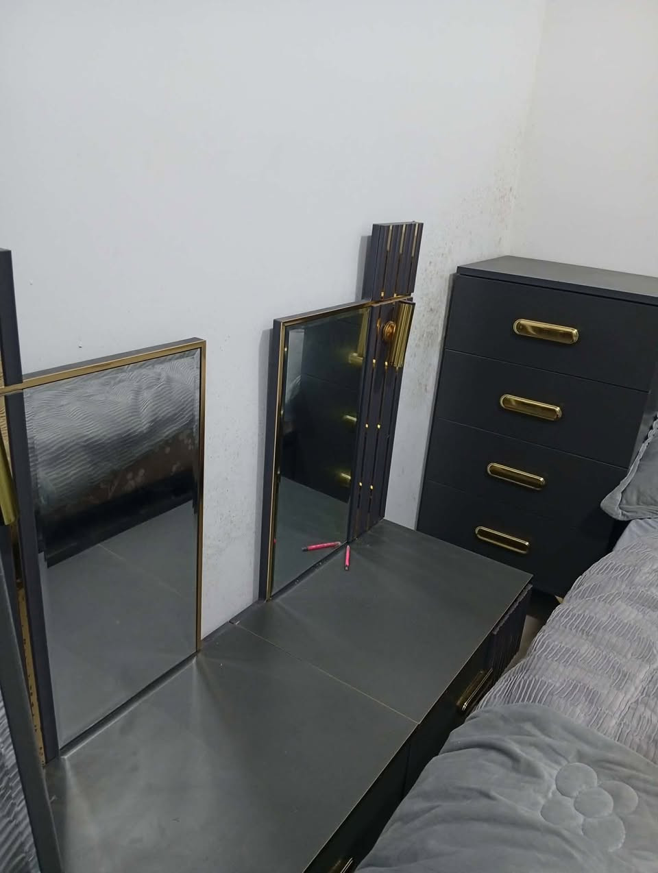 غرفه تركي اخت الجديده ١٠ قطع مامفتوحه ولامره الكنتور ٨ بوب جربايه جك هوه ودوشك ٨٠٠ ستعمال اشهر عنوان كركوك دروازه


**إذا كنت صاحب هذا الإعلان وتريد حذفه لأي سبب، رجاءا أرسل رسالة إلى الدعم الفني**