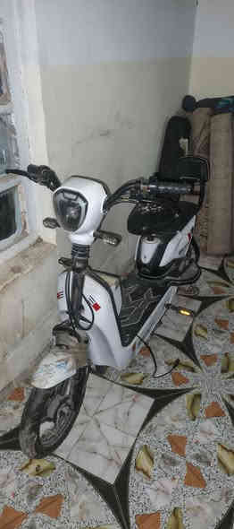 مكلف بنشر/ بايسكل شحن كامل بس
بطارياته ضعاف السعر 300 وبي مجال 
للطيبين المكان الخميسيه رقم***********
