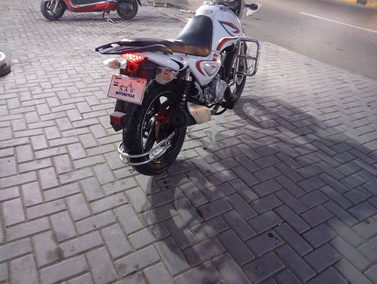 السلام عليكم لبيع 
سنكي 2018
دراجه كامله وجديده 
لاتنقيص ولا مجفت 
تايرات بلاديه 
مكان بلد 
سعر ب750
***********
