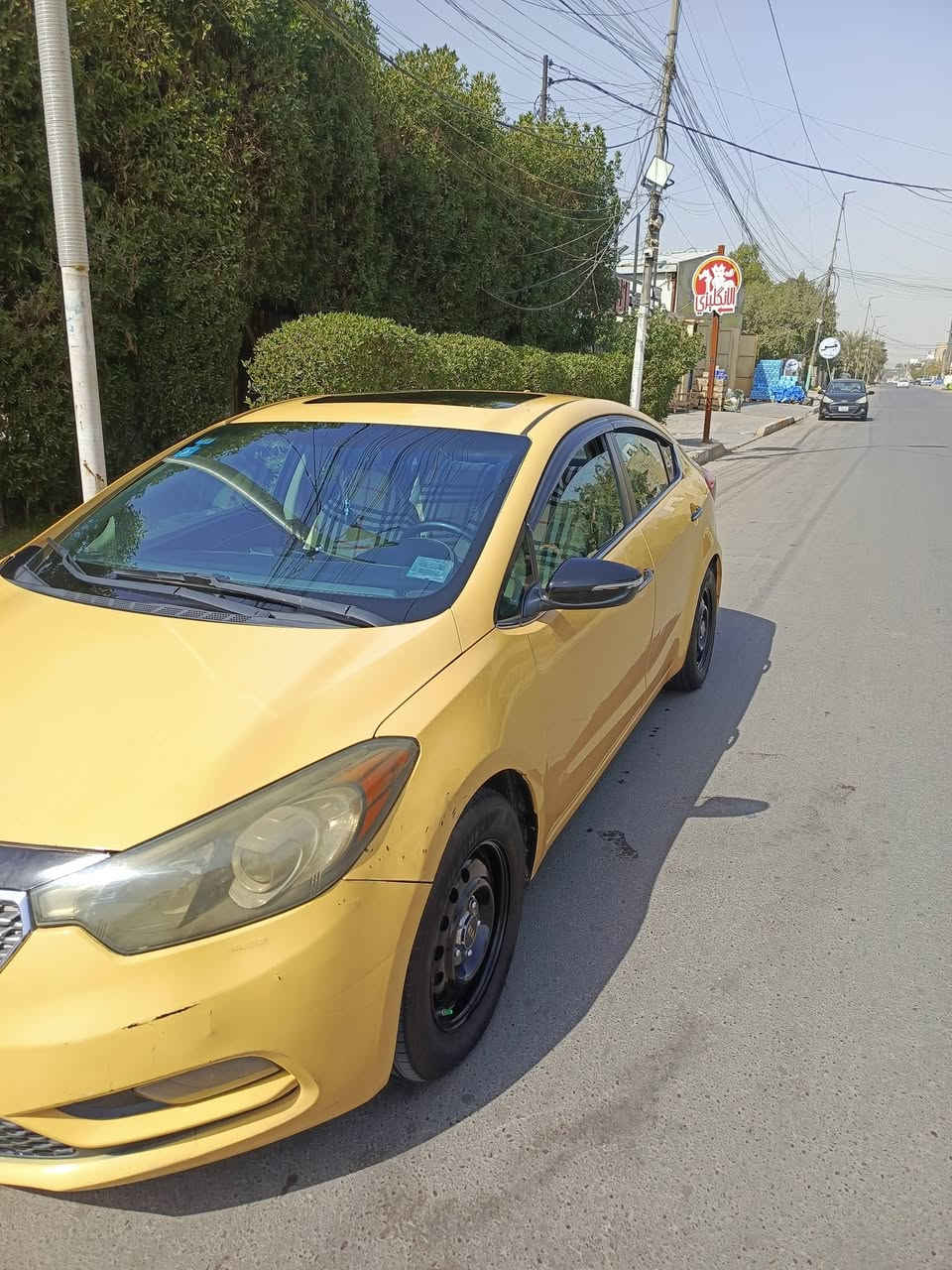 السلام عليكم
كيا فورتي للبيع موديل 14وارد أمريكي فول مواصفات تخم تاير جديد 
باتري جديد والسياره نظيفه وخير من الله بالعافيه ع يأخذها والسونر مرفق بالصور 
السعر شده وبيها مجال 
المكان بغداد الشعب 
للاستفسار الاتصال بالرقم ***********
