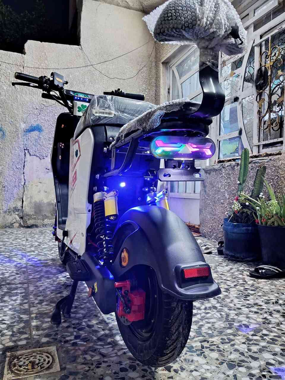 شلونكم شباب دراجه ار 9 معرض الحنين 2026 دراجه بعدها زيرو زلغ ما بيها ملف 1200 لايت زنون اشاعري من يسرا دبل اشاره اربع نمر سرعه 109 دراجه حلوه ونظيفه كهربائيات كلها شغاله عنوان البياع شرطه الخامسه الاستفسار على الرقم الستار الرقم ***********
