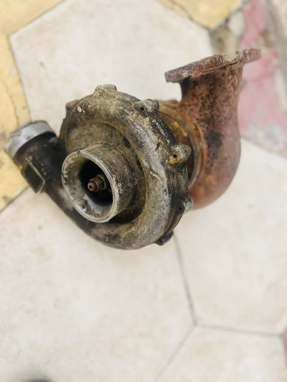 سلام عليكم سوبر مالت مكينه اسكانيه شغال 113 مكاني السماوه السعر 150  رقم التلفون ***********
