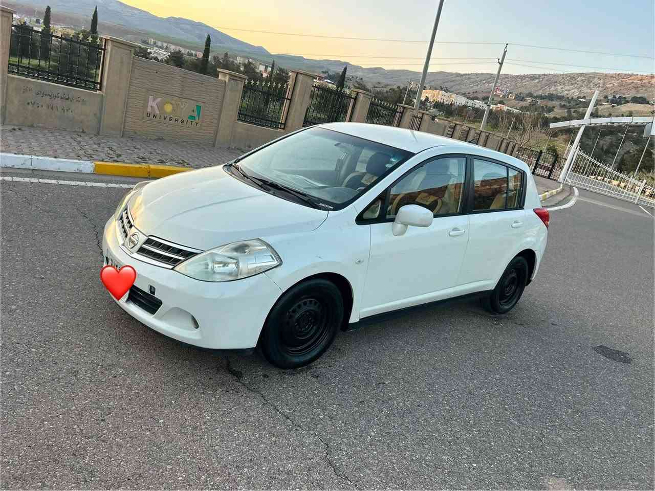 نیسان تیدا 2010ناوزەرد تۆماتیک دووپارجەو بستێکی بۆیاخە دەعمو لێدراوی نییە پێشی بەحال قرجێکی هەیە شایەنی باس نییە بەشەرتی گێرو مەکینە و توندوتۆلی بەناو  خۆمانە سەیارەکە وەکالەش دەکەین 
سعری خوار بازار ۸۲
***********
