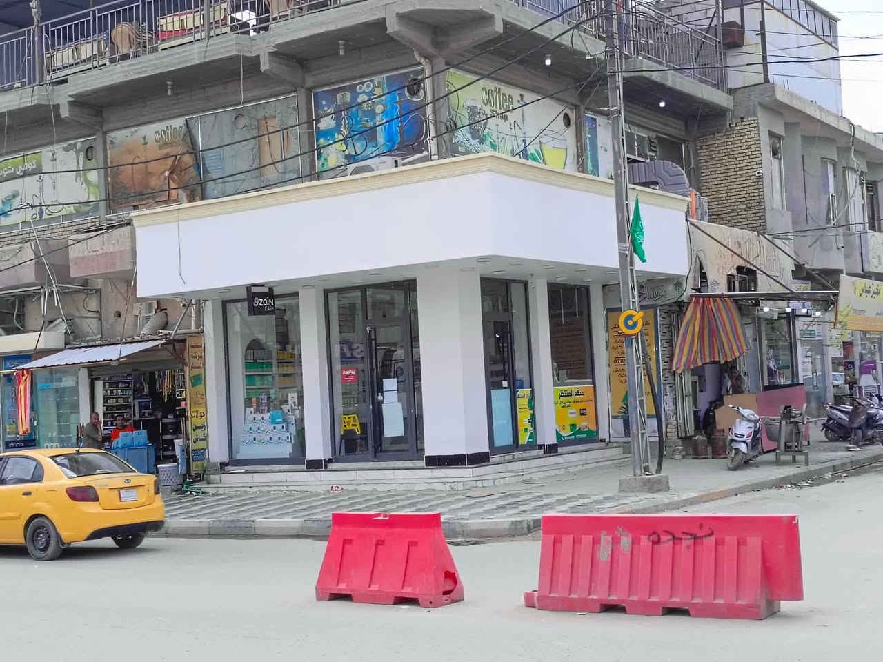 عرررض ناررر نشيل الكابون ونغلفلك الواجهه بالبوردكس مع المعجون وصبغ جوتن وضماااان 5سنوات مو بس هذا التاج الفوم  هدييييييه هدييييه
نعلن #أستعدادنا لازالة الاليكابوند واستبداله بالبوردكس.
بعد القرار الاخير من الدفاع المدني بضرورة أزالة الاليكابوند بسبب سرعة أشتعاله وكثرة الحرائق .

#علي_للديكور
للتواصل : ***********
*********** 

#ديكور_داخلي
#ديكور_خارجي 
#تصاميم
