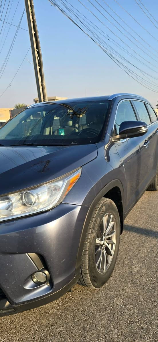 تويوتا هايلندر امريكي موديل ٢٠١٩ فول مواصفات رقم بغداد صبغ بنيد مع نص جاملغ يمنه امامي تحويل مباشر ..السعر ٢٣٨ ورقه بي مجال..مكانها..الرمادي...للاستفسار ***********
