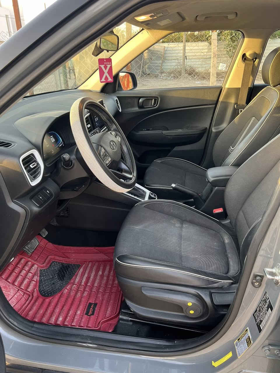 السلام عليكم
سياره هونداي فينو للبيع
موديل 2023
سياره فول ماعدا الفتحه
سعر 140وبيها مجال
للاستفسار ***********
