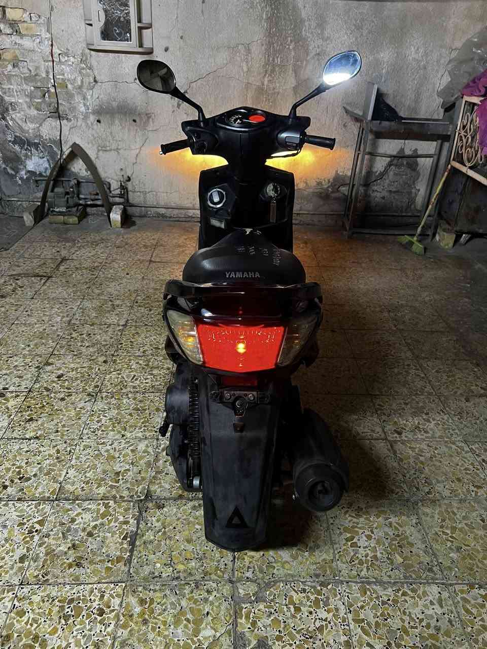 سلام عليكم دراجه سكنس ياباني فحل الدراجه خير من لله برغي مامفتوح جيب فيتر و افحص السعر مليون 500مكاني:بغداد الطوبجي حي السلام رقمي:***********
