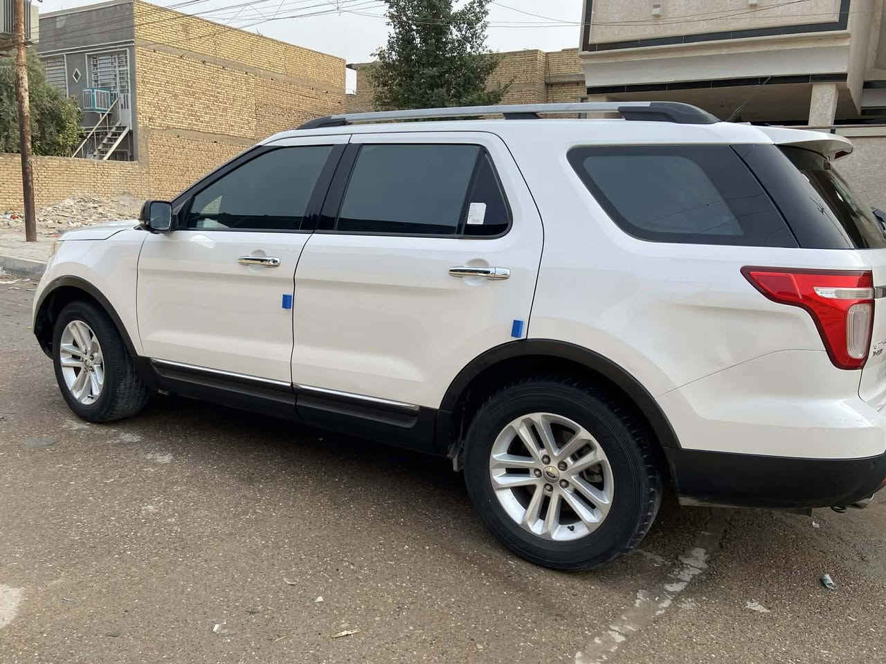 السلام عليكم للبيع  أو مراوس 
‏
FORD EXPLORER XLT 2011

الفئة XLT    
السعر :  135 
الموديل 2011
لوحات بغداد بسمي دولي
المحرك 6 سلندر 
  3500 
المواصفات 
فور ويل 4WD
 الداخل (بيجي)
تحكم ستيرن 
كشنات كهرباء 
وضعيات قيادة 
تبريد مركزي 3 قطع
اوامر صوتية
كشافات ضباب 
 سبعة راكب و تبريد مركزى
ويل 18
مانع انزلاق 
اندرويد اوتو 
اوتو هولد 
💠 سيارة اثنين قطعة كلير
بدون ضرر فقط بدون 
***********
‏‎‏‎العنوان بغداد  او بعقوبه
