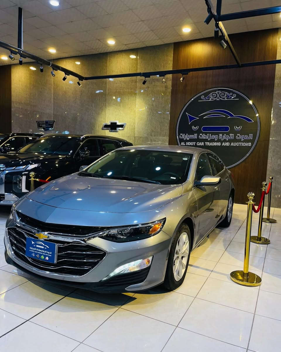 بسم الله ما شاء الله توكلنا على بركة الله.
#الحوت_لتجارة_ومزادات_السيارات 🇮🇶 
______________________________________
#اعلان_بيع_سيارة
#عروض_مميزة #لاتفوت_الفرصة
🔷السيارة: شوفرليت ماليبو LT
🔷سنة الصنع: 2025
🔷اللوحة: اربيل
🔶السعر: 142 ورقة🔥‼️
🔷الضرر: تبديل وصبغ باب السائق مع تعديل وصبغ الجاملغ الخلفي وحافة قبغ الصندوق . (صور الضرر مرفقة بالاعلان)
🔷ضرر الايرباك: بدون ضرر.
🔷رقم الشاصي: 1G1ZD5ST1SF134573
______________________________________
🔷المواصفات:
🔹حجم المحرك 4 سلندر 1.5L توربو 
🔹عداد المسافة  26 الف ميل 
🔹رادار امامي
🔹تنبيه الخروج عن المسار
🔹حساسات خلفية
🔹كرسي السائق كهرباء
🔹تدفئة الكراسي الامامية
🔹ويل كب حجم 17 انج مع اطارات بحالة جيدة
🔹لايتات LED بالكامل
🔹شاشه تحكم بالايعازات
🔹تحكم ستيرن جهتين
🔹بصمة ابواب وتشغيل وتشغيل عن بعد
🔹مع باقي المواصفات الاعتيادية
————————————————————————
☎️ الاتصال :
***********
***********
📍النجف الاشرف - المدينة المائية - مقابل حي الجامعة - قرب سنتر جبل عامل.

🔹TIKTOK 
https://www.tiktok.com/@hoot.cars?_r=1&_t=ZS-93D4aRKWGKQ

🔹INSTAGRAM 
https://www.instagram.com/hoot.cars?igsh=MWZkcjE5cHhja2Rleg==

🔹WEBSITE 
https://hootcars.autos
