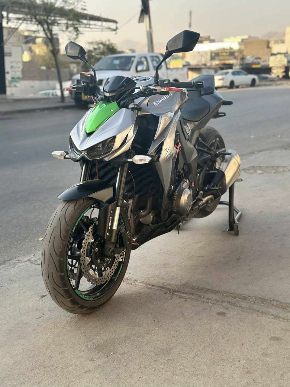 كاوسكي z1000 للبيع
مكفوله من 
المحرك 
وكير 
وكهربائيات
وعقل 
وبدون حادث 
سعر الدراجة 55$ ورقه وبيها مجال بسيط 
***********

