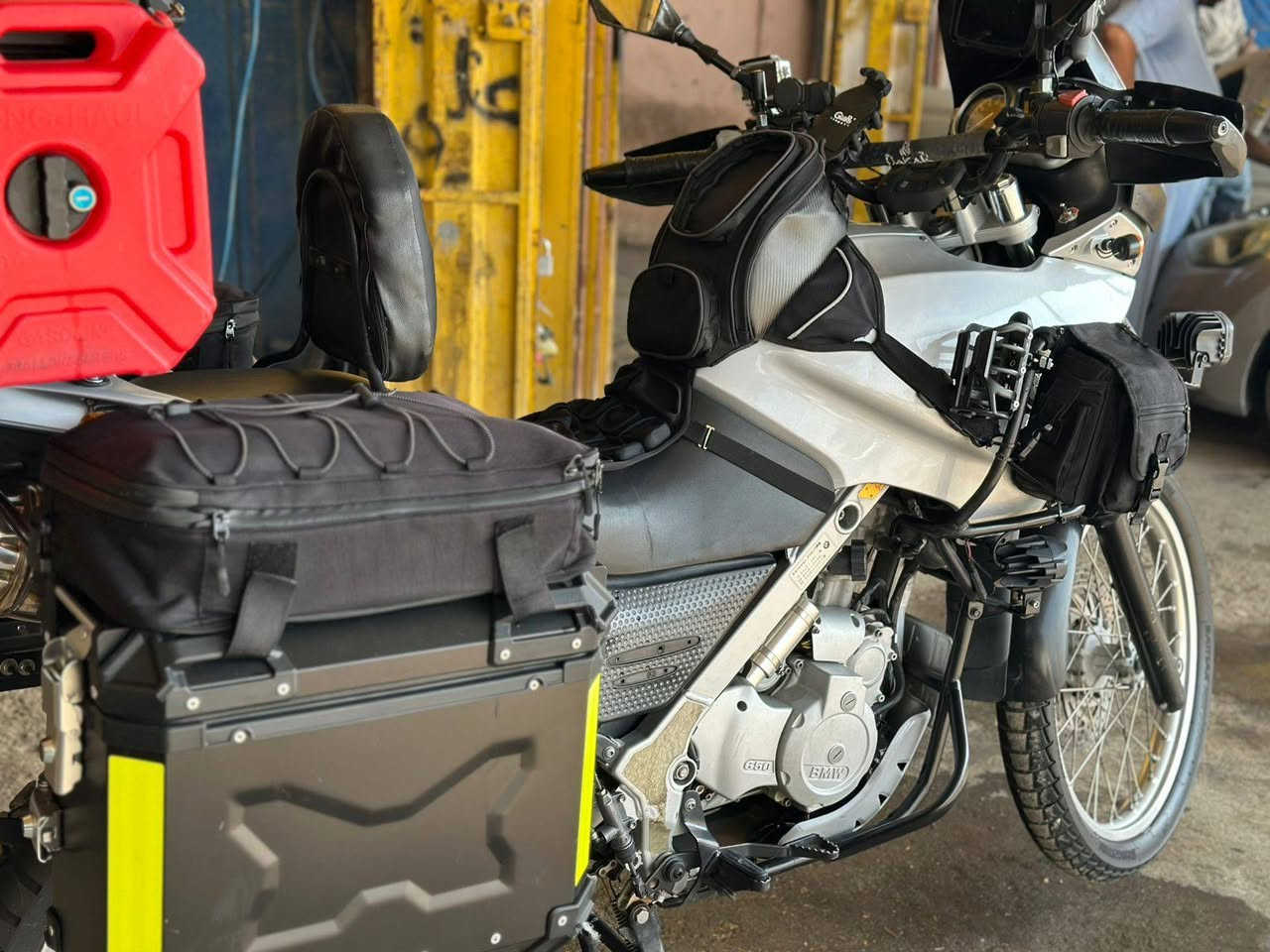 Bmw gs 650
الدراجة رقم بسمي تحويل بنفس اليوم 
تخم تاير برجستون مديل 2025
كاصلهة غراظ من الموقع فوك ل 700دولار  ومسويلهة ادامة كامل كلة جديد من ولف حماوة لزنجيل لمي راديتر لدهن بريك دهن مكينة  دسكات ولفلنجات جدد 
الزنجيل ولدشالي امامي خلفي جديد 
عليهة ادامة كاملة الدراجة احلة من الصور مكفولة من كلشي تعبان عليهة الدراجة وصارف عليهة هواية  السعر قفل 38
غير متواجد ع الفيس 
***********
