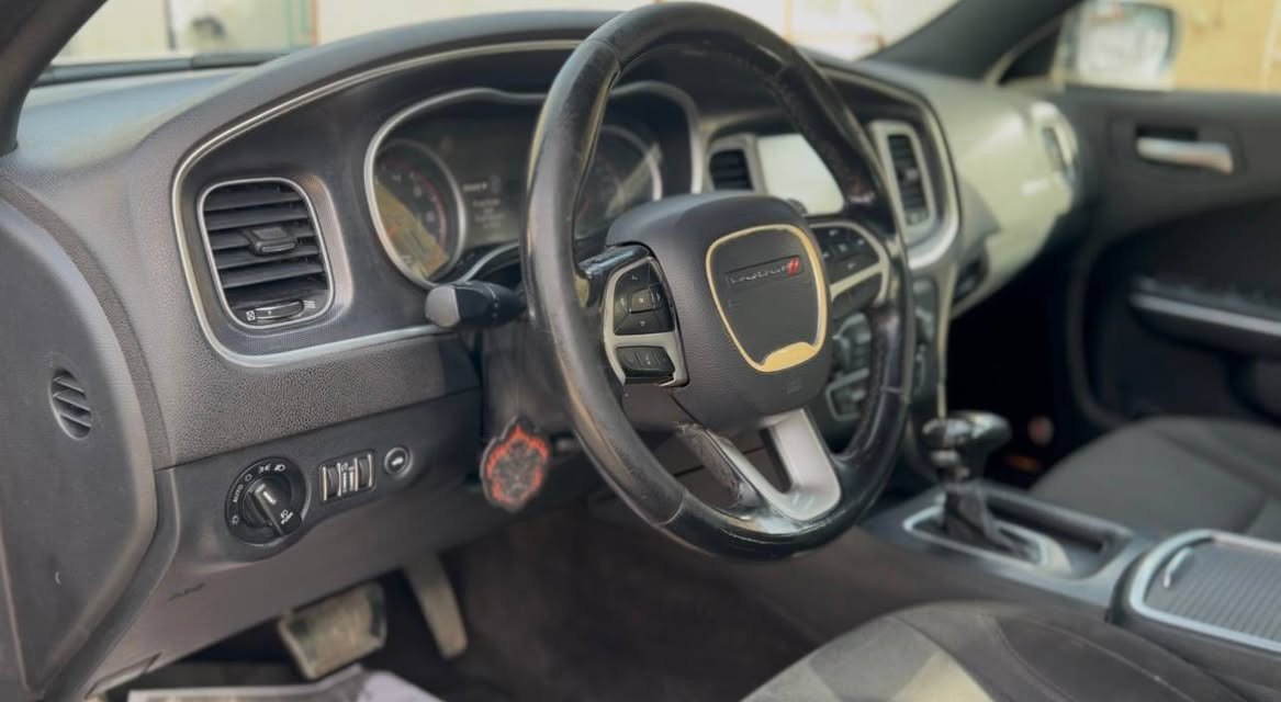 جارجر 2017
كلين تايتل بدون قطره صبغ
وراد كندي
مواصفات الكندي المعروفه 
الصدر جديد امامي خلفي
تايرات تخم جديد 
مكفوله كفاله عامه تحويل ثاني يوم 
مكان السيارة الدوره ( جمعيه خير ًالله)
لتواصل 
0777 204 3187
***********
