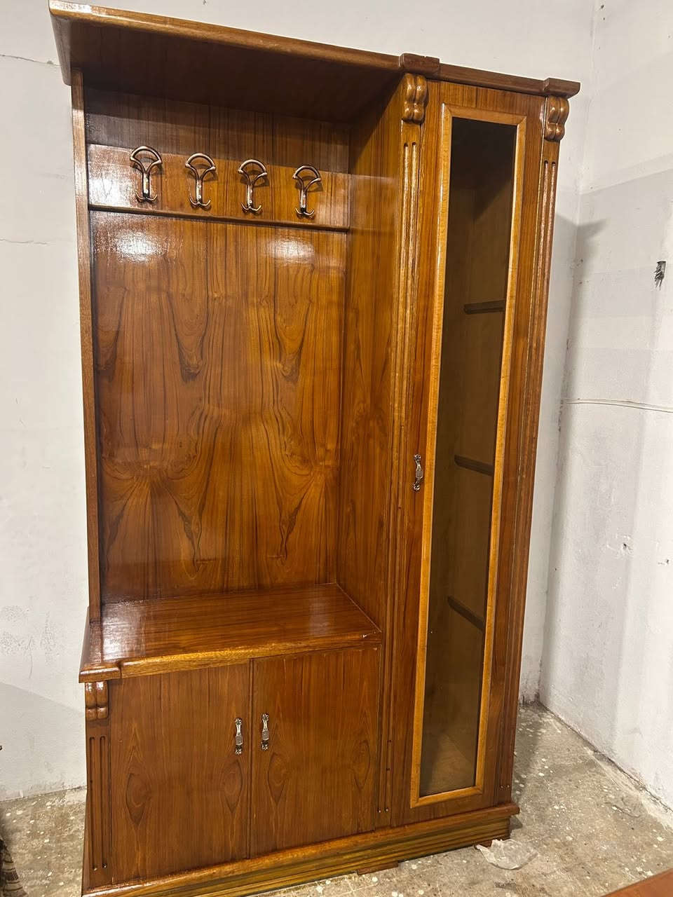 غرفه للبيع ⚜️🔱🔱
4 باب ملحق 🚪صاج زان مصري موديل التخت كلاسك  فصال حيل ثقيله تكمه ونظيفه شغل توصي ثقيل ظهر الكنتور جمبر
للاستفسار الاتصال على الارقام 
اسيا 📞(***********)
كورك📞  (***********)
عنواننا
الحدباء معرض ابو حسون قرب مرطبات البحرين❄️⭕️⭕️
