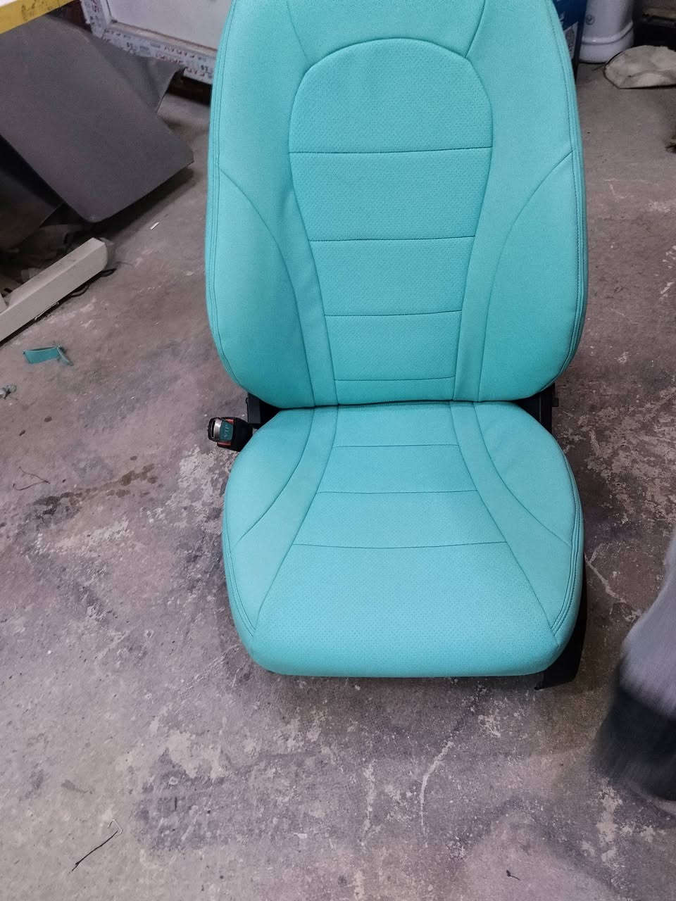 دوشمة الإبداع 
دوشمة وكماليات جميع انواع السيارات 
العنوان الكريعات شارع الوقف السني 
***********
