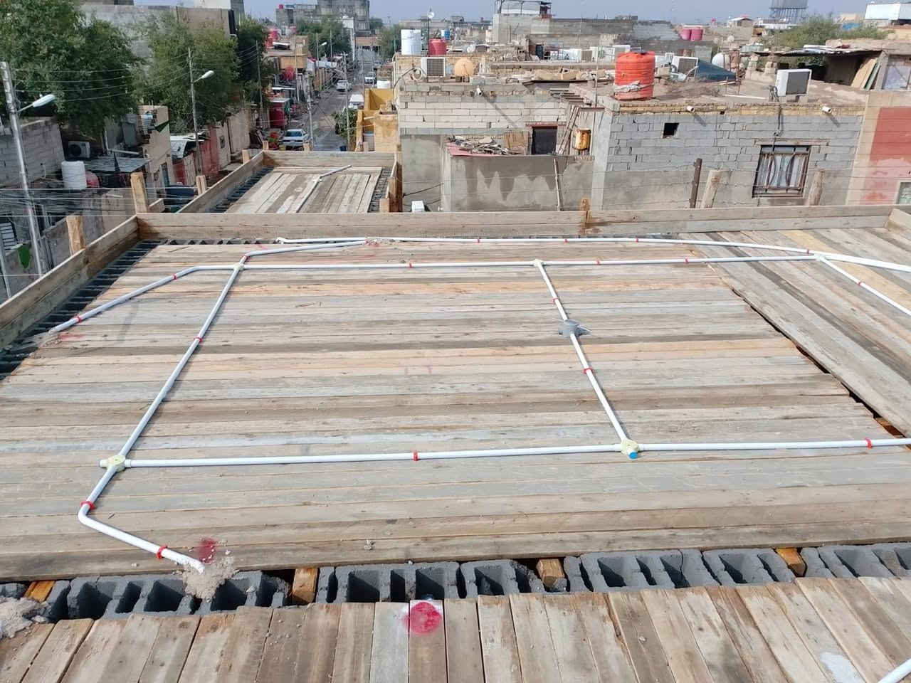 نشر سقف البصره الحيانيه 
طريقة عملي 
حفر كوسرة 
سحب واير بدون اي جوين 
ربط نقاط مع كبس بوتلس جميع النقاط 
***********
