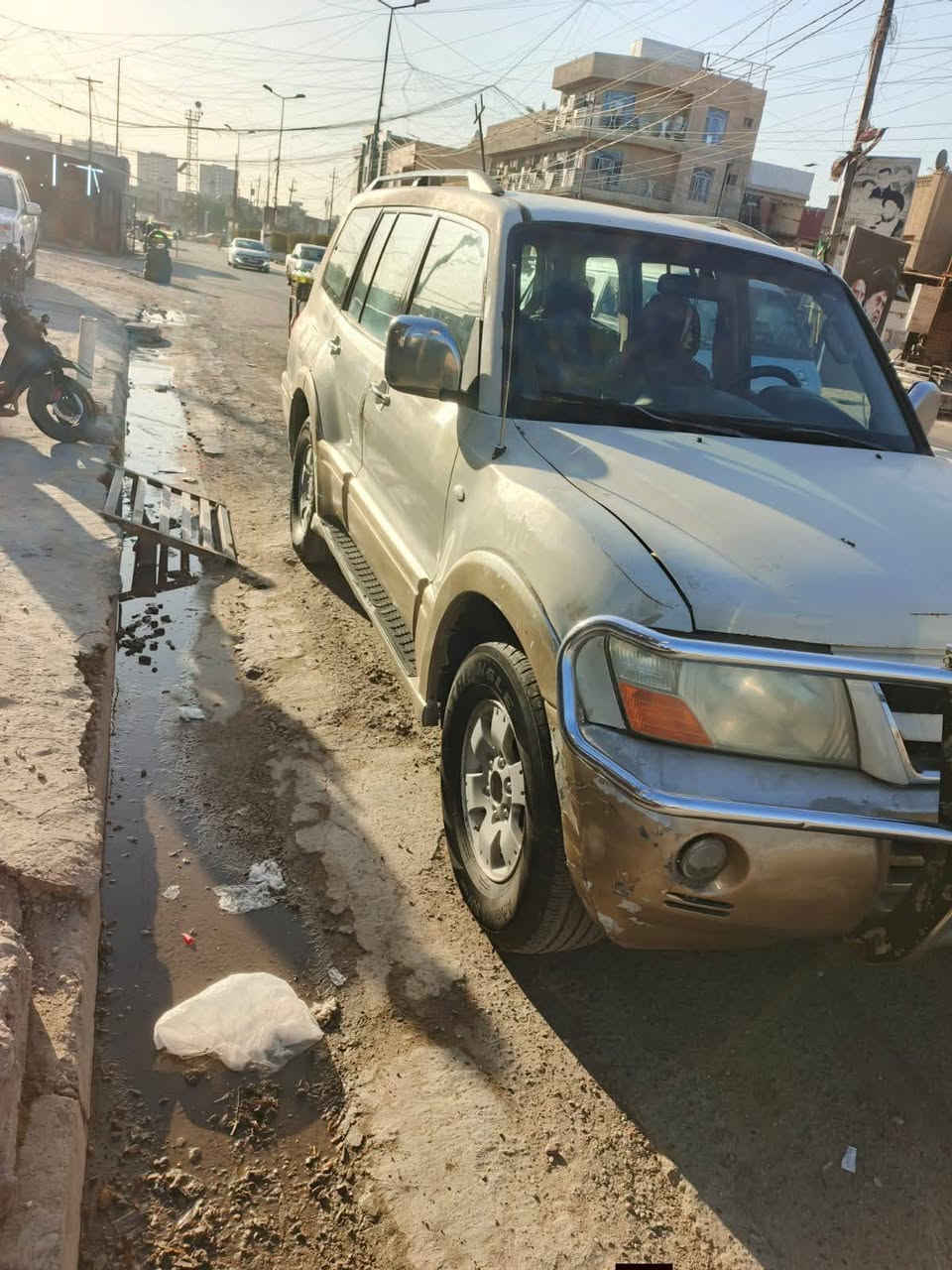 السلام عليكم
باجيرو 2007 مكينه وگير جديدات يرادلها صبغ عام 
رقم الهاتف:***********
العنوان: بغداد الحرية 
السعر:75وبيها مجال
