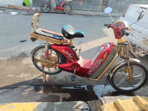 السلام عليكم دراجه شحن الاخوين للبيع بطاريه نص عمر السعر 200الف العنوان فلوجه شارع اربعين 
***********
