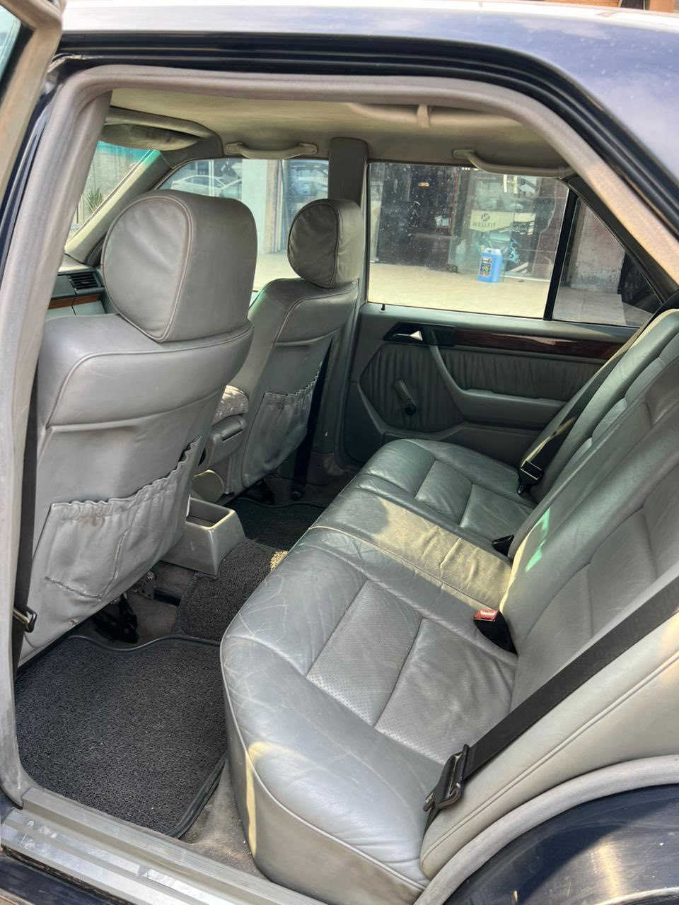 السلام عليكم 
مارسيدس دب 1991
رقم نينوى جديد 
محرك 300  
موقع السيارة سايدين حي الشرطة 
السعر 88 ورقة 
***********
