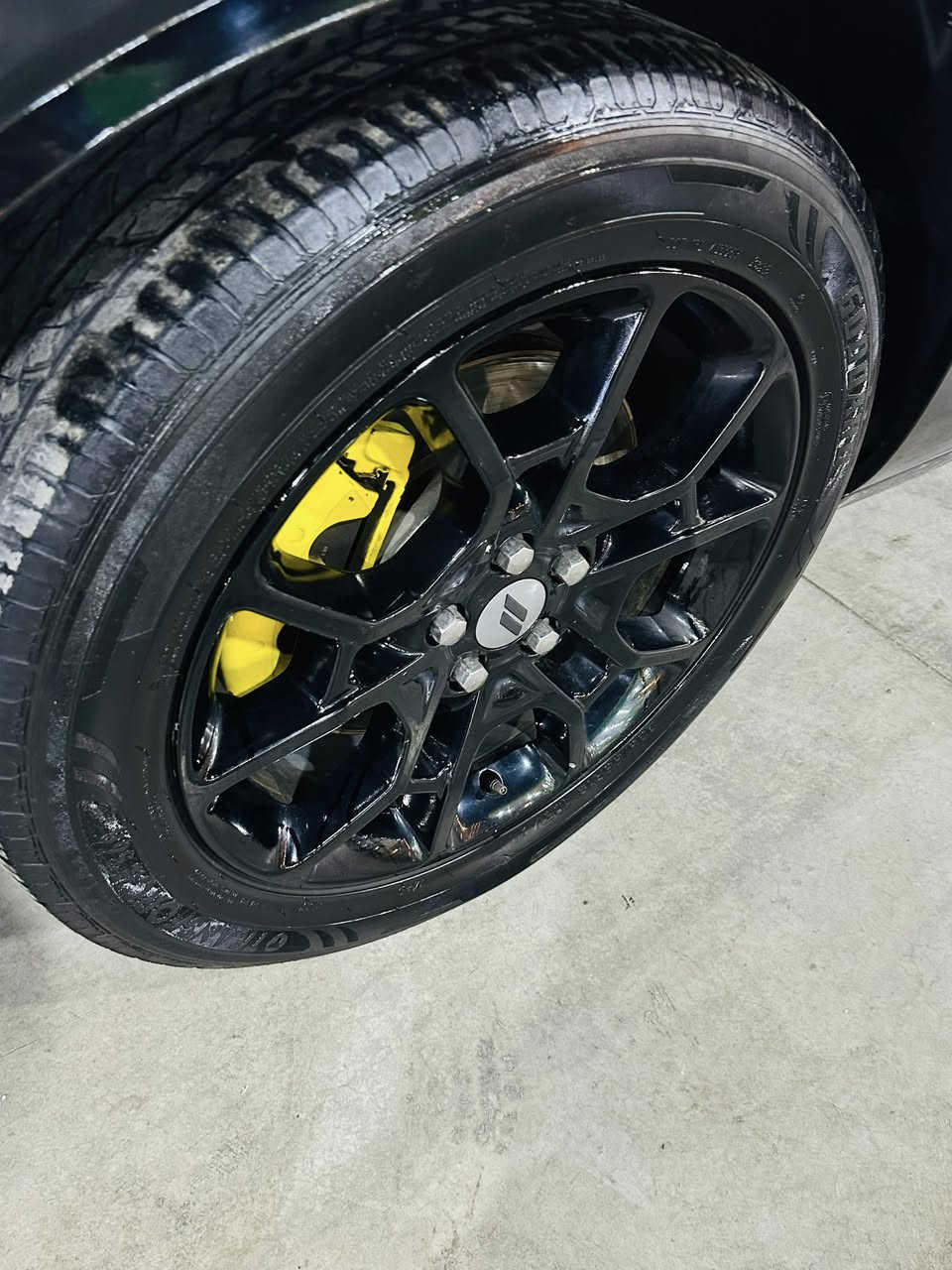 جالنجر 2017 ستة سلندر فور ويل 
فول مواصفات عدى فتحة 
رقم اربيل الجديد عنواني شارع فلسطين
127$ ورقة بيه حادث مرفق مع الصور
وبيها رش صفحتين قمارة صندوك مكفول 
*********** بيع فقط
