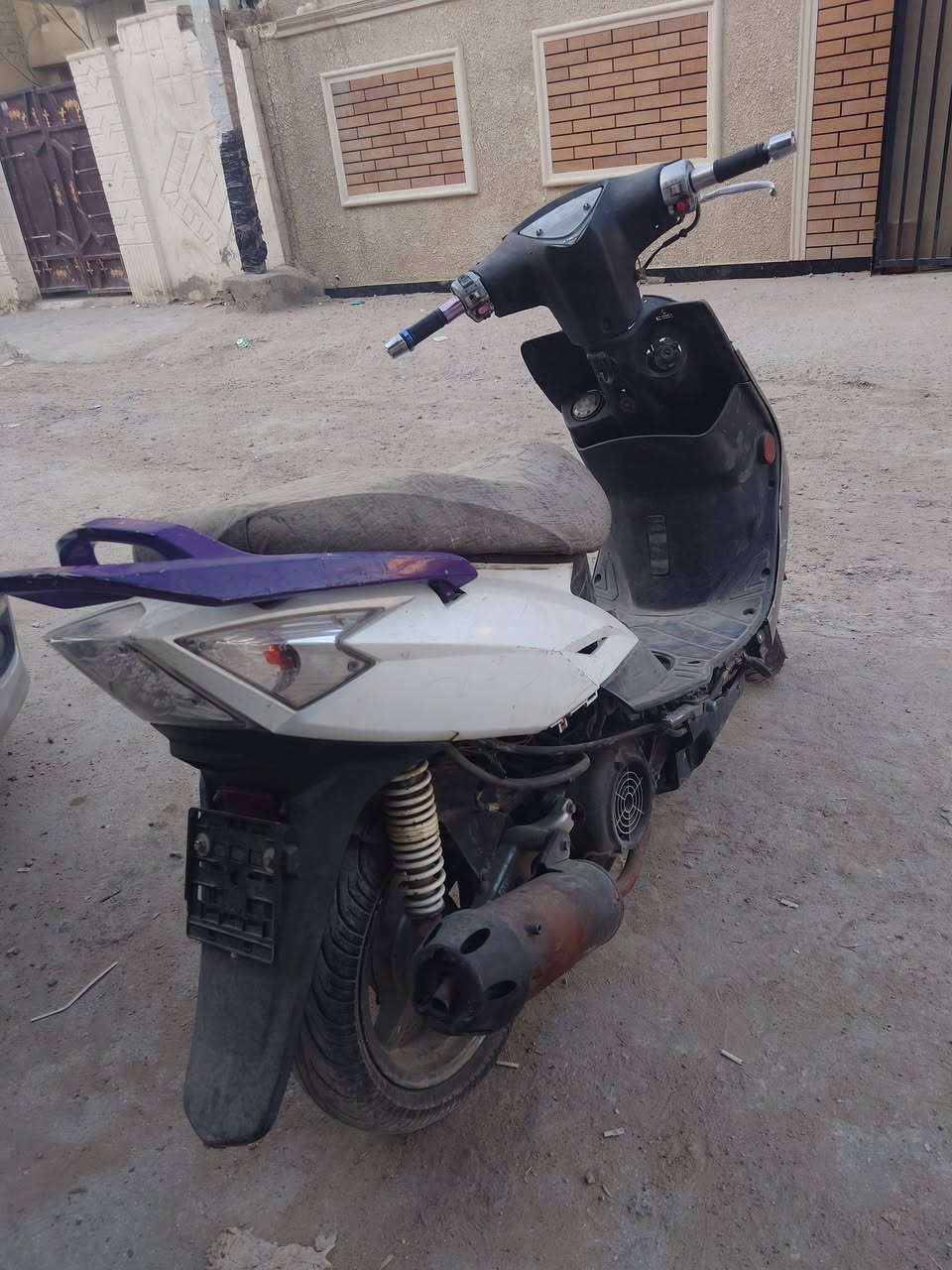 دراجة كامكو g5 نوزل
نكرة شلعة ومعدل
 بريكات امامب خلفي
 اشاير لايت بك لايت 
السعر ١٥٠
بغداد الامين 
***********
