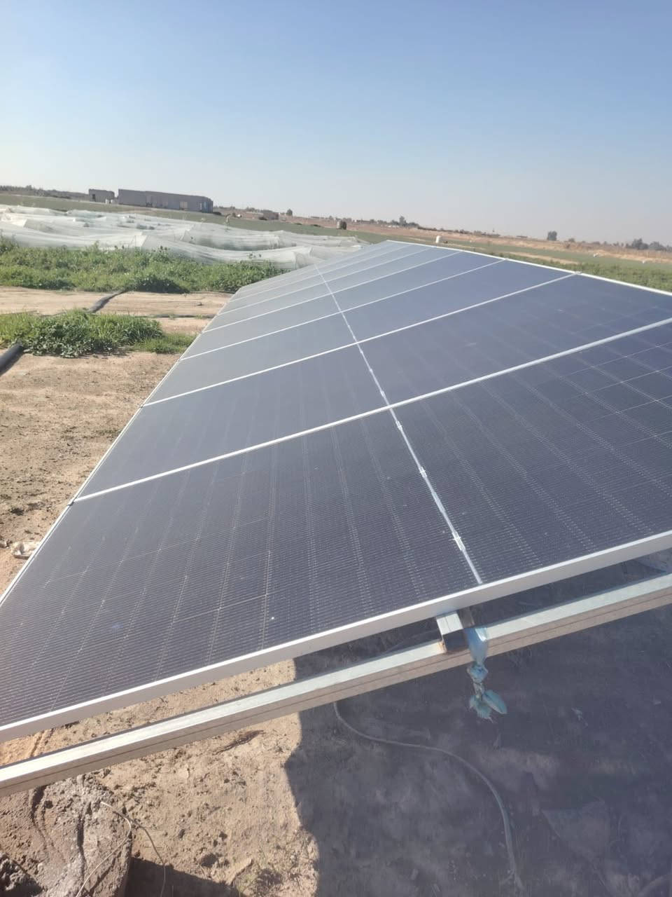 سلام عليكم 
طاقه شمسيه للبيع نضيفه كلش استخدام قليل 
17 لوح كامله هيه وجهازها 
تشغل غطاس 10 حصان 
مكانها خان النص عمود 527 بالذبه الثانيه 
للاستفسار ***********
