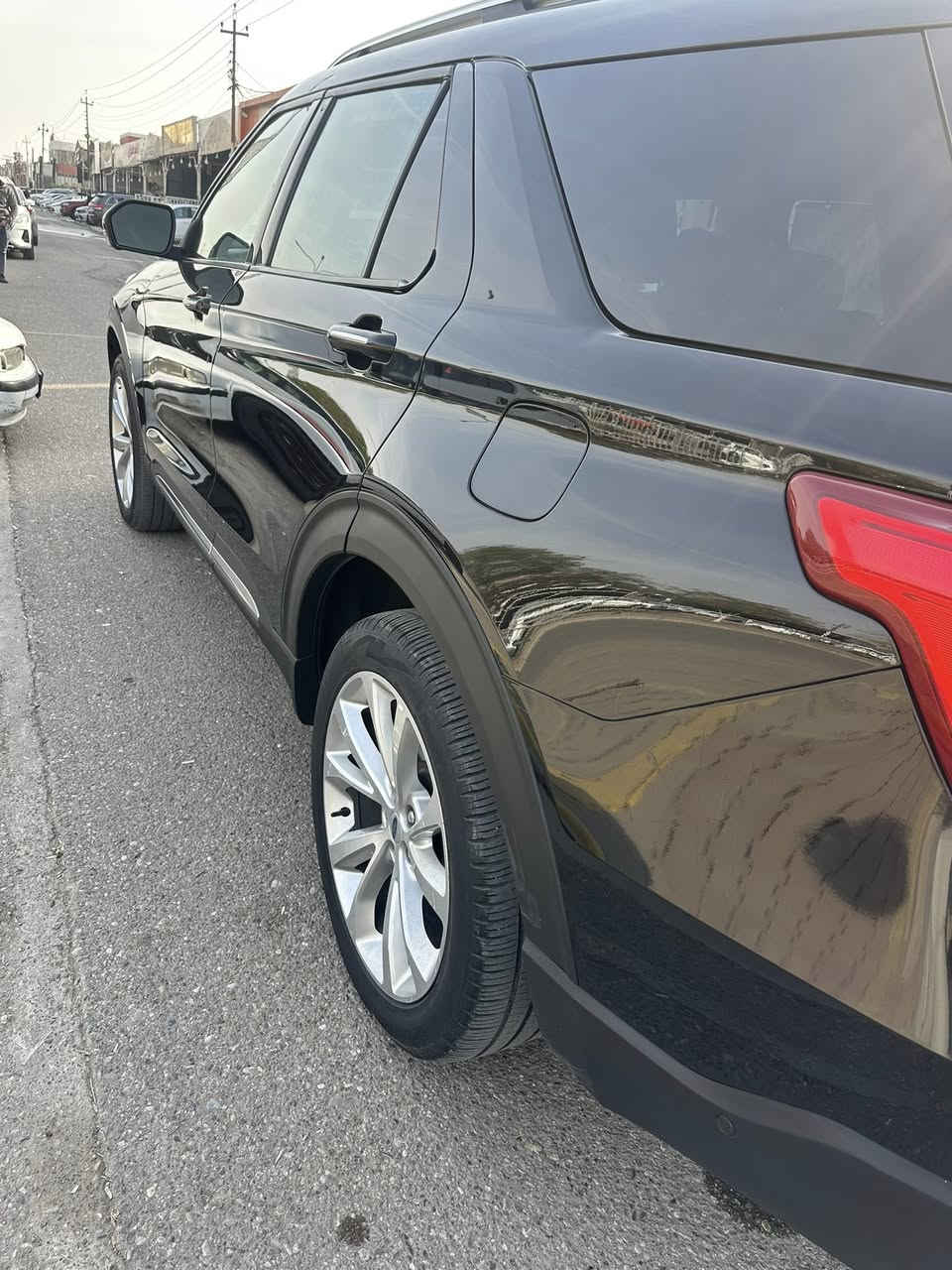 فورد اكسبلورر بلاتيننيوم موديل 2022 سته سلندر  v6 3.0L
وارد امريكي حادثها دعاميه  تبديل بدون صبغ

رقم اربيل باسمي ماشيه 23الف ميل

البلاتينيوم معروفه مواصفاتها اعلى فئه بالاكسبلورر 

المواصفات الخارجيه

خمسه كامره 

حساسات امامي وخلفي وجانبي 

رادار امامي وجانبي وخلفي 

تحديد مسار 

قياده شبه اليه

نزول منحدارات 

فور ويل

5 وضعيات قياده اقتصادي طبيعي سبورت ثلج طين 

اوتو ستوب 

اوتو بارك 

اوتو بريك 

اوتو هولد  

هاند بريك كهرباء 

ستيرن كهرباء 

لايت امامي كهربائي ماطور ويه الستيرن 

المري الجانبيه كهرباء 

اناره ترحيب بالمري وبالدوسه 

المواصفات الداخليه 

شاشه كبيره ابل كار بلي انرويد اوتو 

كشنات جلد 

كشنات تدفئه وتبريد ومساج 

كشنات السبعه راكب كهرباء 

بردات خلفيه 

كشنات اماميه خزن ميموري 

المري جانبيه والووسطه اوتو دم معتمه 

مواصفات كابله مابيها اي شي نقص 

مكفوله كير ومحرك وتبريد 

كشرها وداخلها جدا نضيف  

سياره كركوك 

للاستفسار ***********
