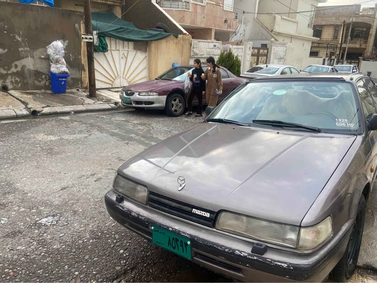 مازدا مۆدێل ١٩٩١ 
٨ توبەخ تەبرید ساردو گەرم 
ئارم پلاستیک دهۆک بۆخۆم پاکانەم بۆ کردوە 
بەشەرتی ئارم و ئەوەلیات و خرامە گێرومەکینە بەشەرت 
دەحم و لێدرانی نییە جوار تایەی نوێیە 
لە هەولێرم سحری ٣٣ محامەلە 
*********** أربيل, العراق
